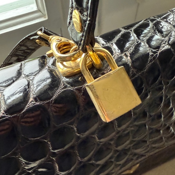 Black hand bag Hermes style in fake crocodile - Picture 4 of 11
